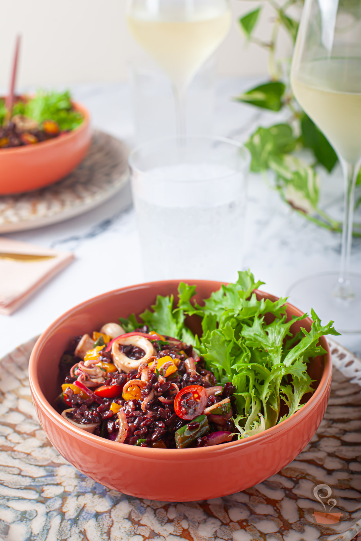 Salada de arroz negro refrescante - foto: naminhapanela.com