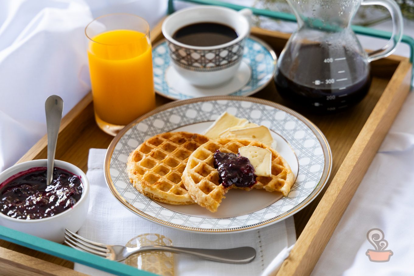 Waffle de pão de queijo recheado com brie Waffle de pão de queijo recheado com brie