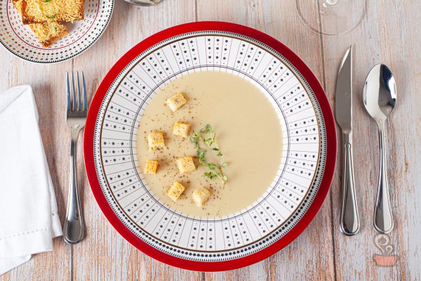 Sopa de cebola cremosa - foto: naminhapanela.com